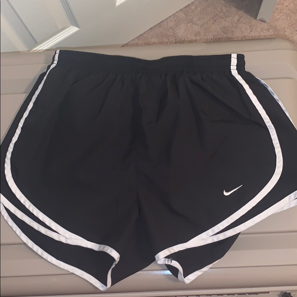 Black nike shorts